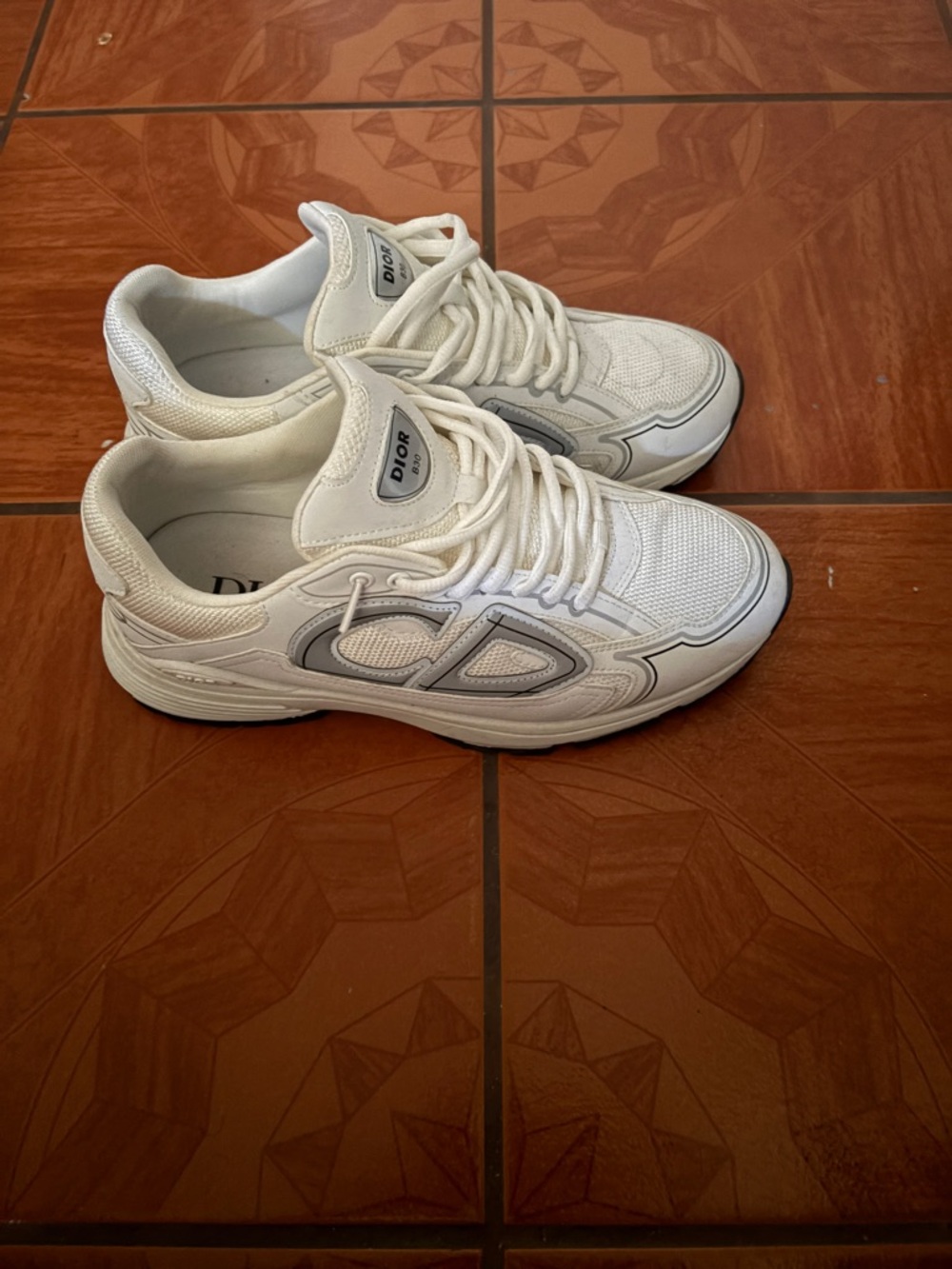 Christian Dior b30 white